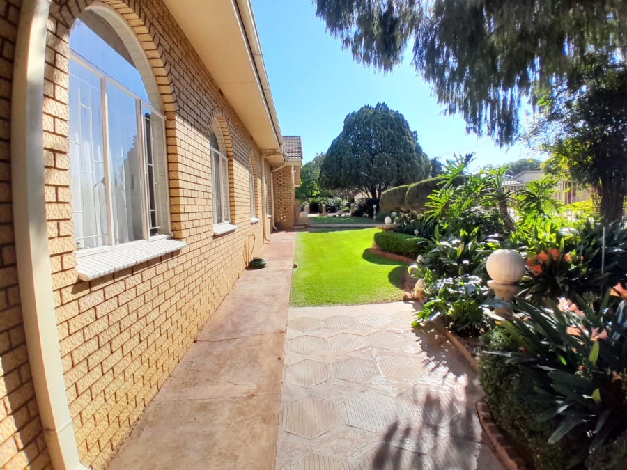 4 Bedroom Property for Sale in Kuruman Northern Cape